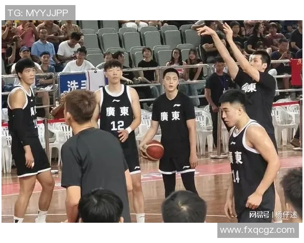 任骏飞引领球队奋勇争先展现篮球精神与团队合作的魅力